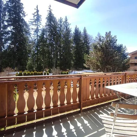 Family Friendly 2-bedroom Near Golf & Slopes Apartment Lens