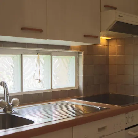 Family Friendly 2-bedroom Near Golf & Slopes *