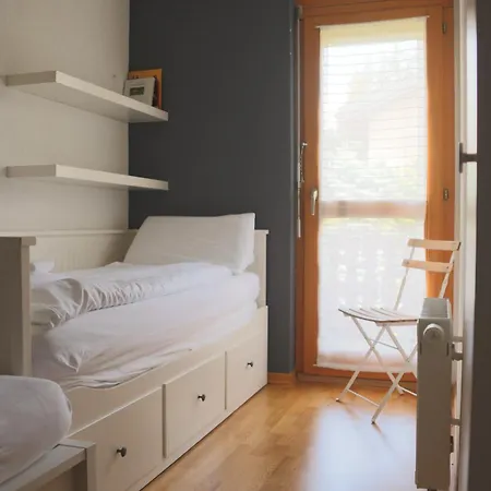 Family Friendly 2-bedroom Near Golf & Slopes