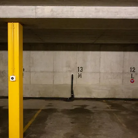 Family Friendly 2-bedroom Near Golf & Slopes * Lens