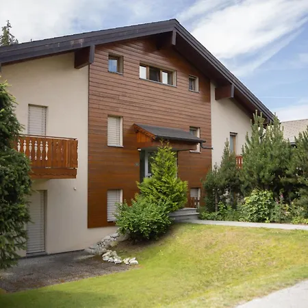 Family Friendly 2-bedroom Near Golf & Slopes