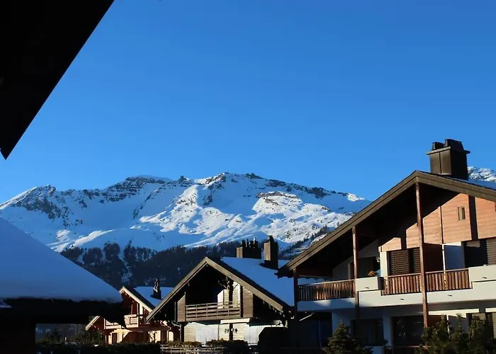 Family Friendly 2-bedroom Near Golf & Slopes *