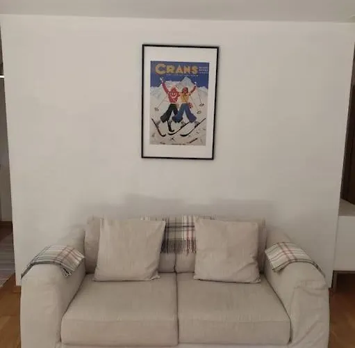 Family Friendly 2-bedroom Near Golf & Slopes