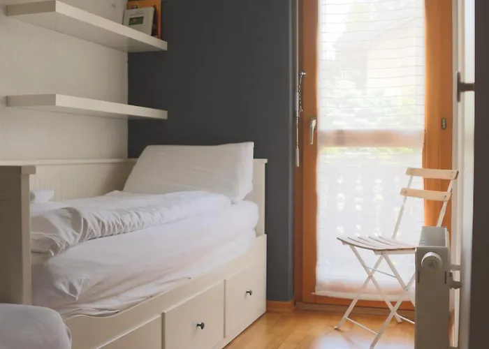 Family Friendly 2-bedroom Near Golf & Slopes