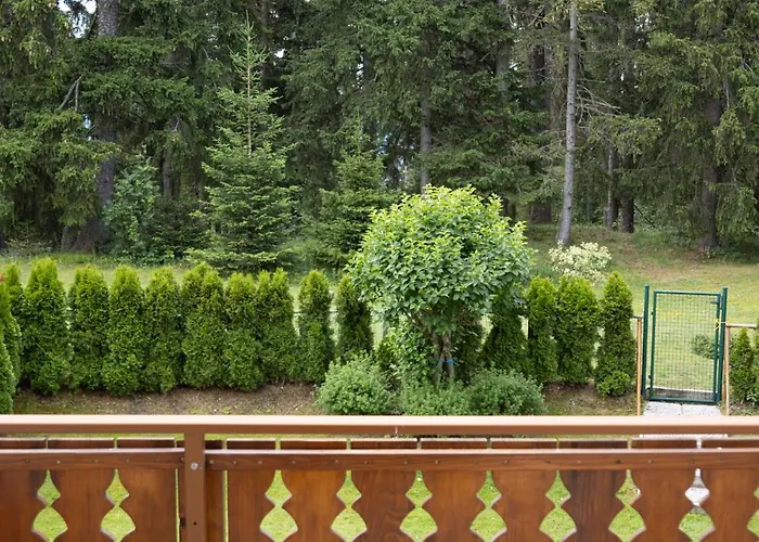 Family Friendly 2-bedroom Near Golf & Slopes * Lens